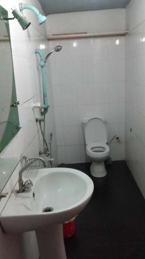 Sea Song Bed and Breakfast Unawatuna Buitenkant foto